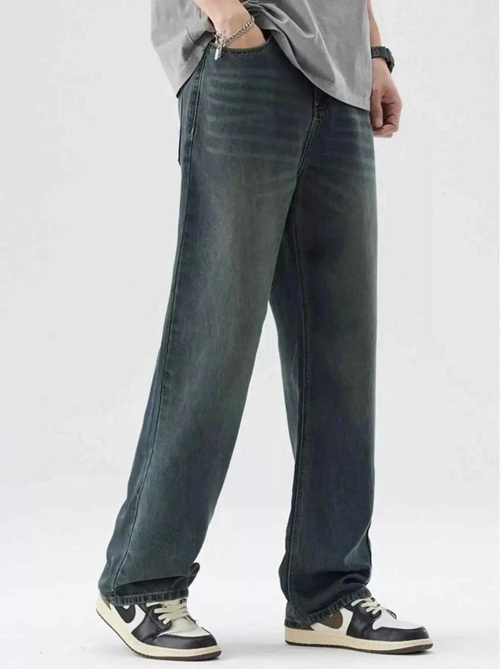 Modern Washed Wide Leg Relaxed Fit Jeans