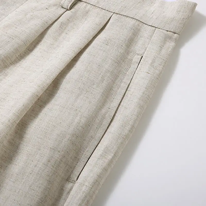 Pleated Pocketed Shorts