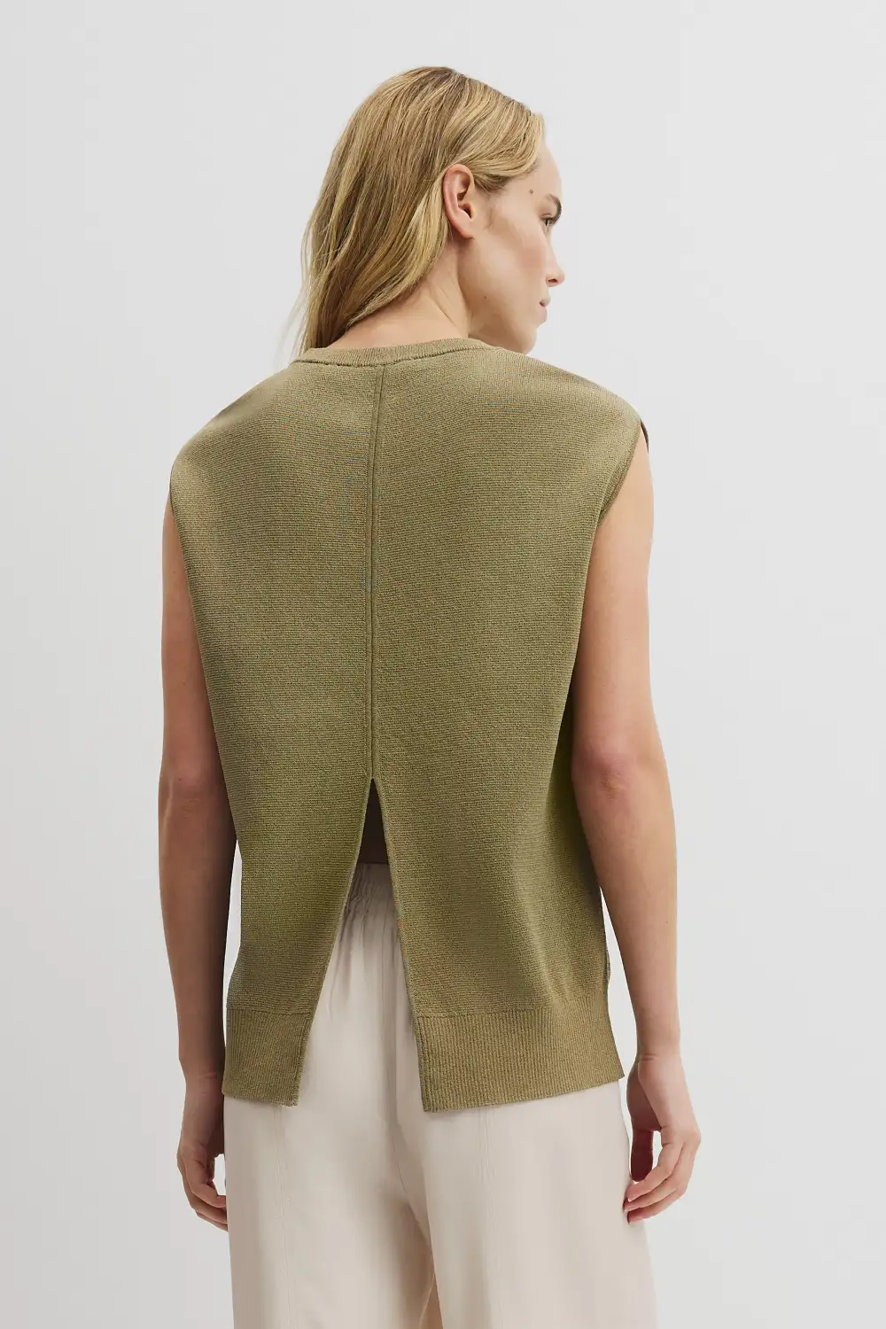 Women's Sleeveless Sweater