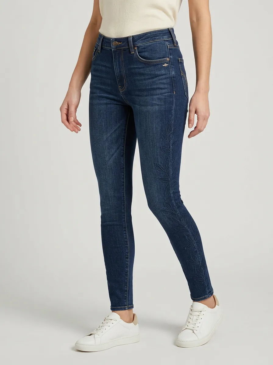 Women's Nature Leaf Pattern Embroidered Slim Jeans
