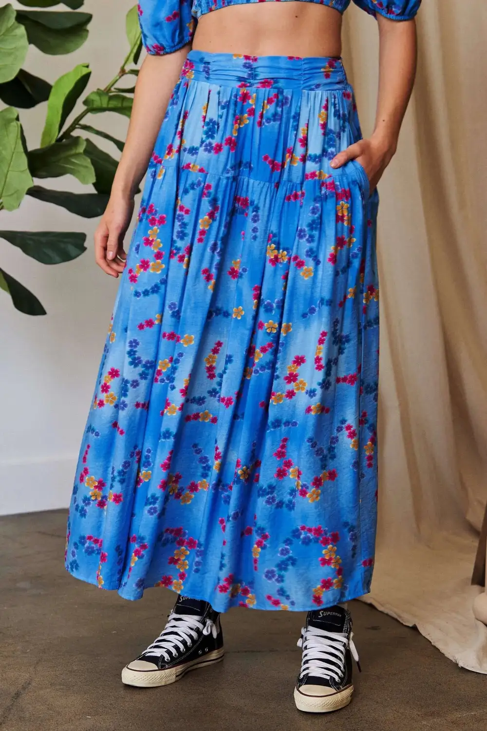Flowing And Printed Smocking Waistband Ruffled Maxi Skirt
