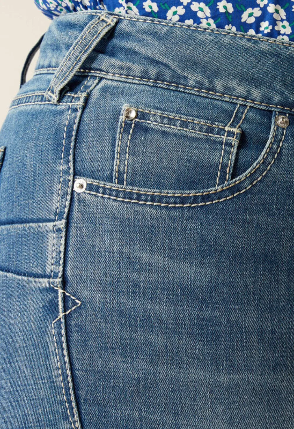 Women's Everyday Bootcut Jeans