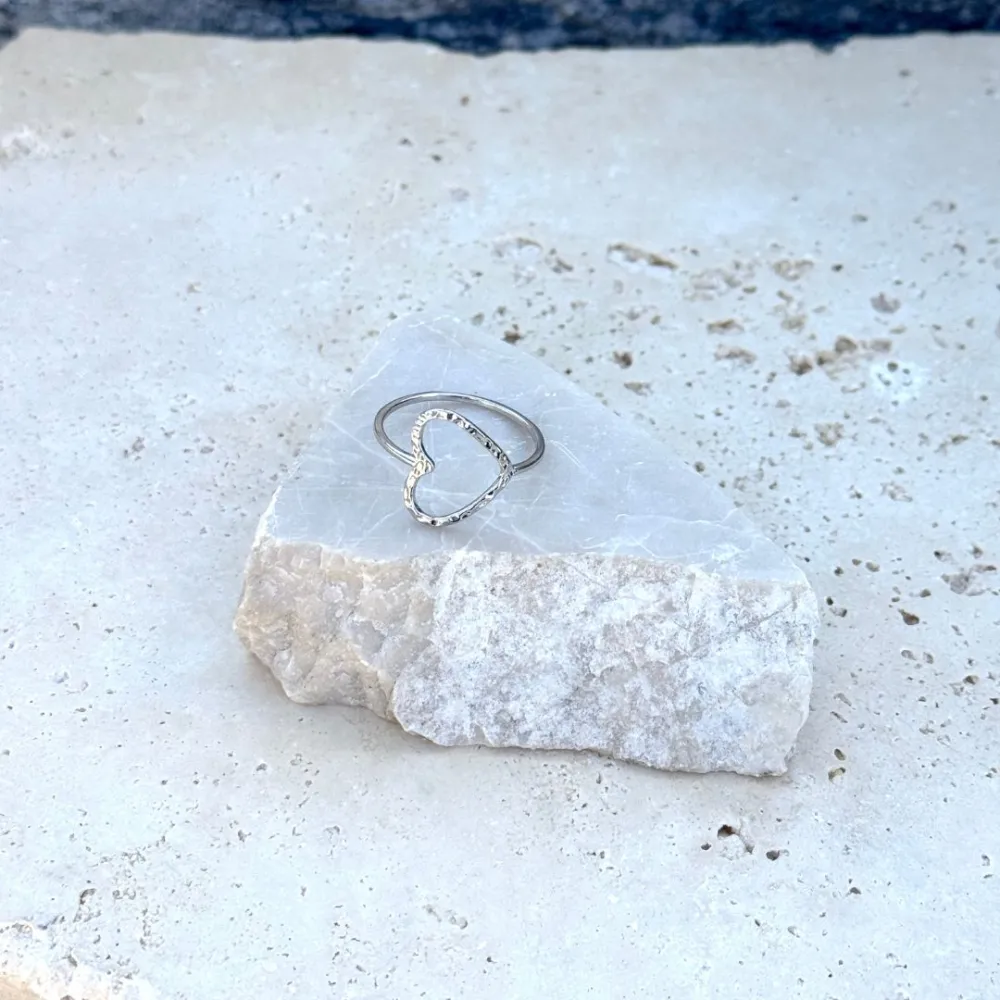 Classic Heart Open-Band Band Fashion Ring