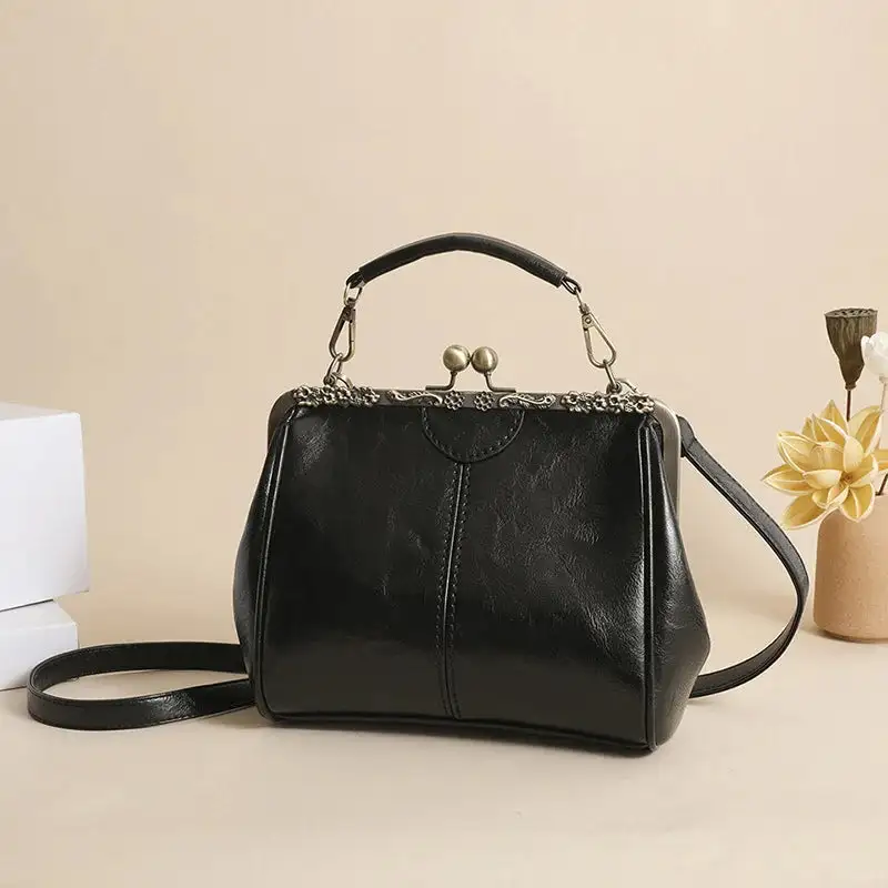 Sophisticated Detail: Luxury Clip-Closure Shoulder Bag