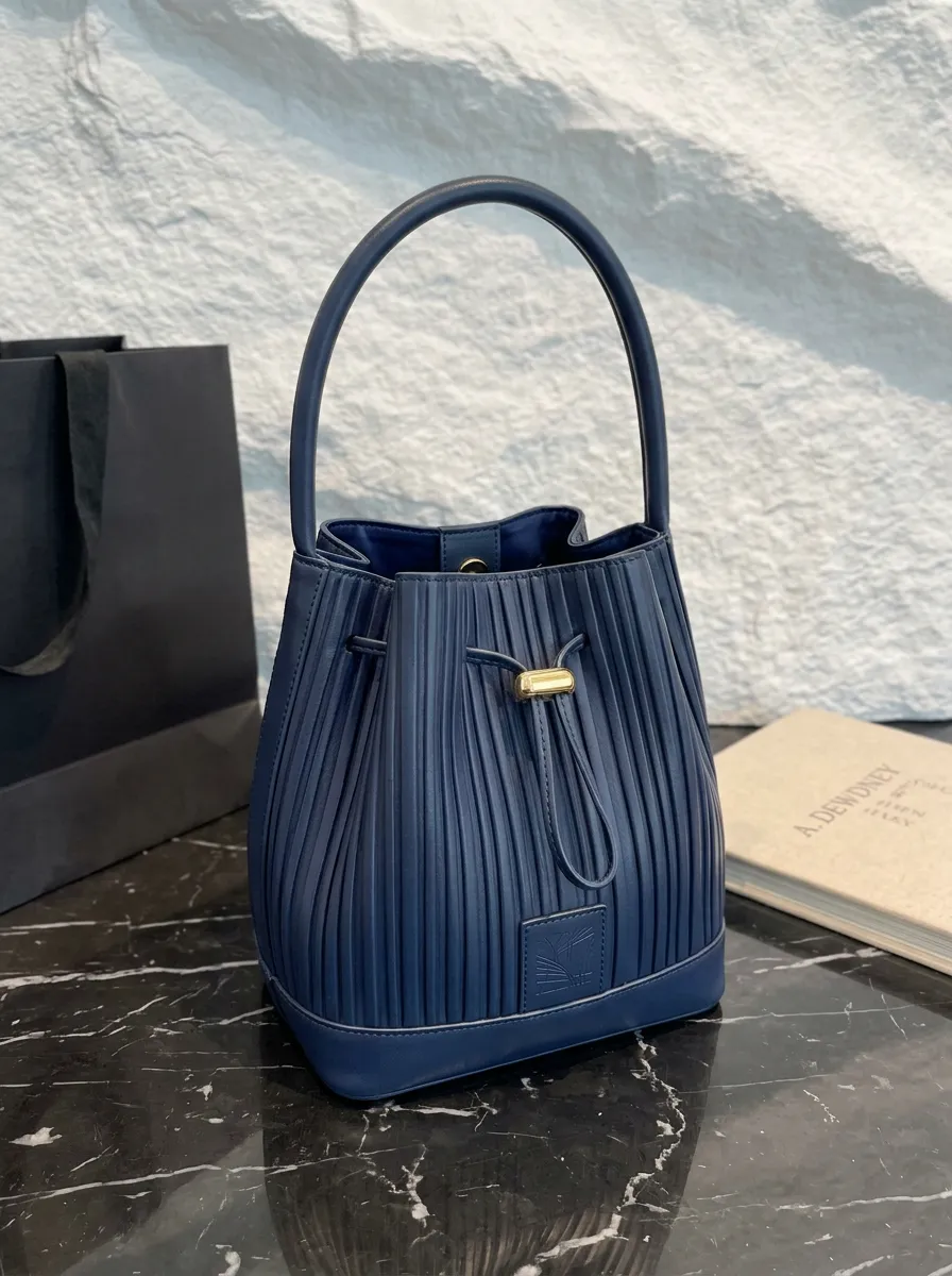 Women's Pleated Drawstring Single-Handle Bucket Bag