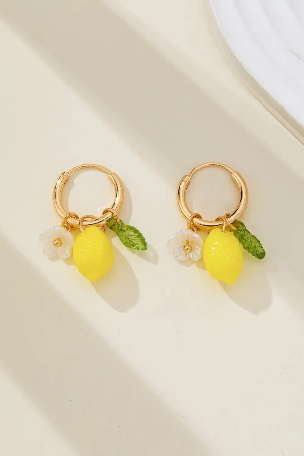 Lemon Leaf Daisy Charms Hoop