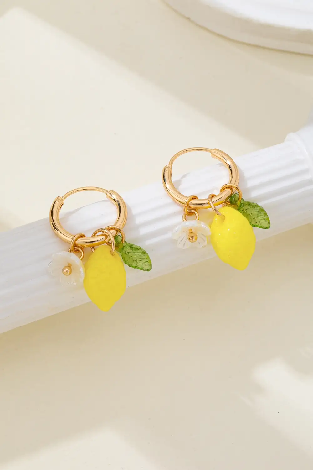 Lemon Leaf Daisy Charms Hoop
