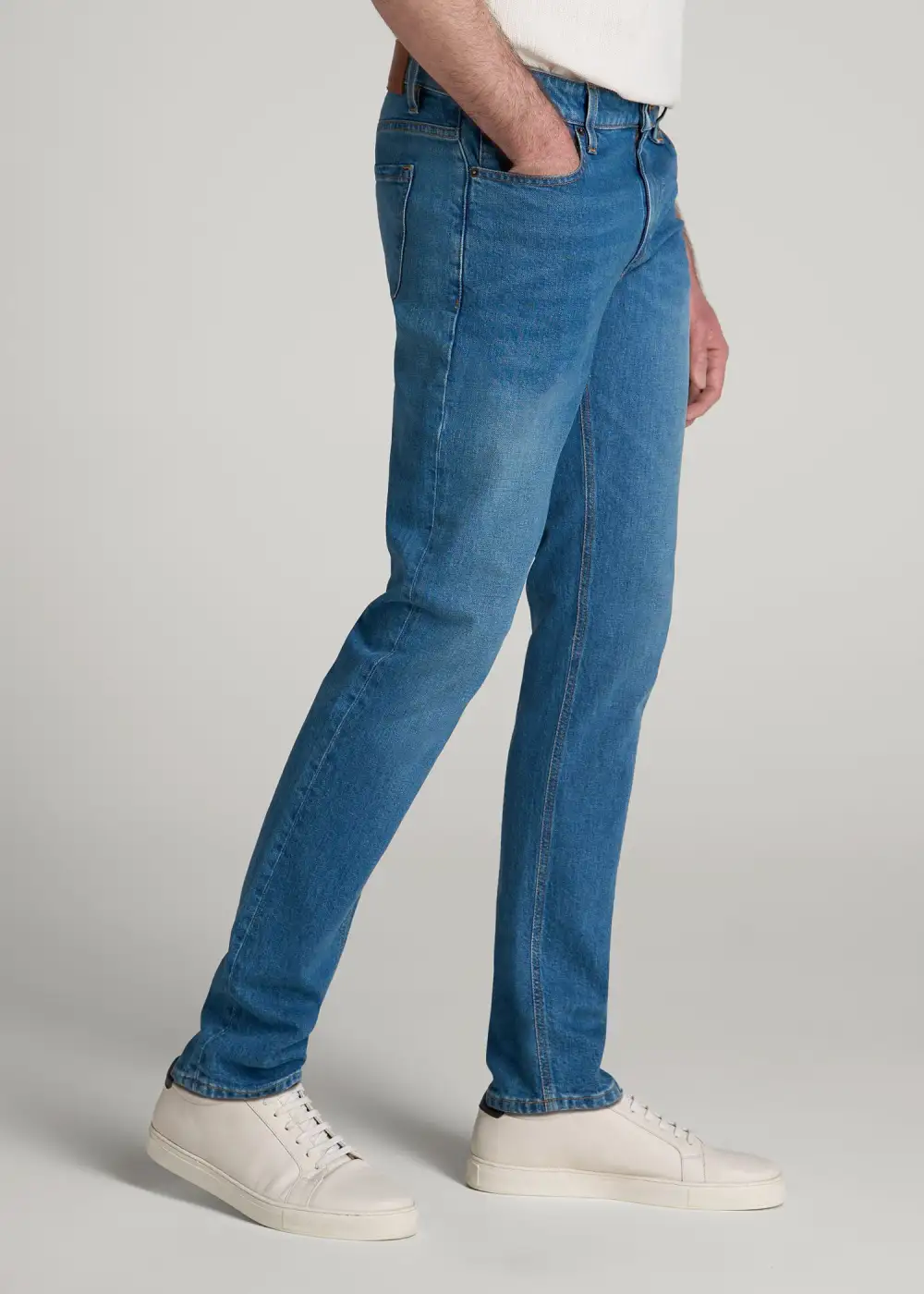 Men's Relaxed Tapered Jeans