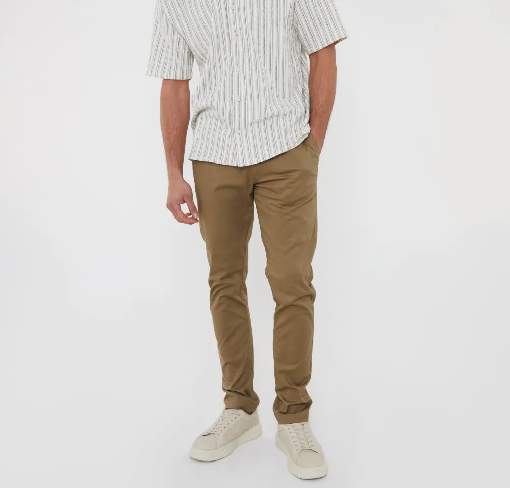 Men's Dark Stone Slim-Fit Chino Pants
