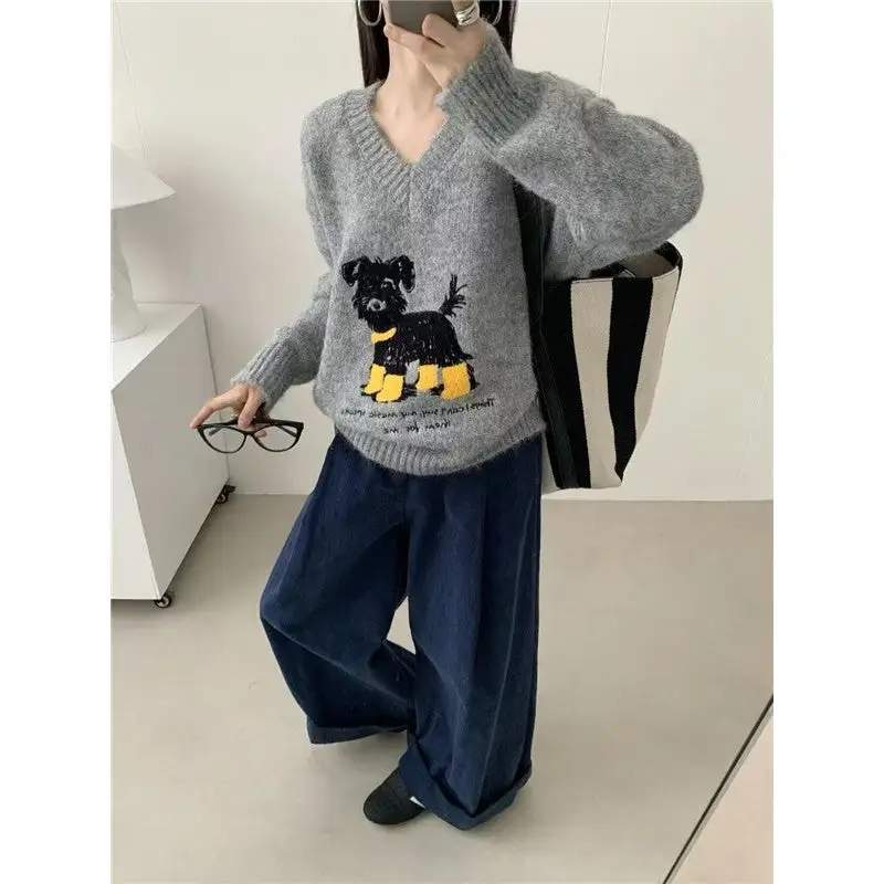 Women's Knit Dog-Motif V-Neck Sweater