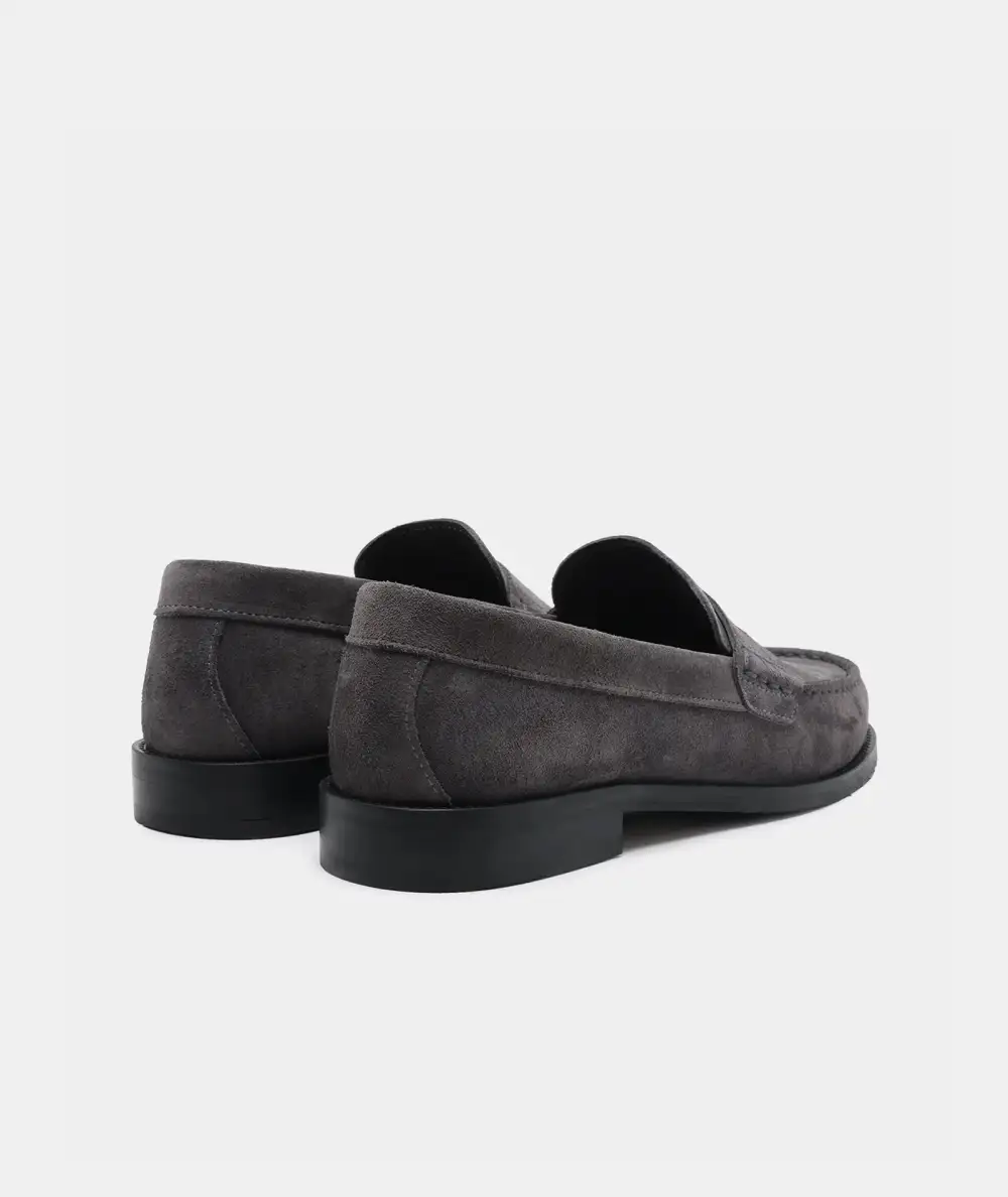 Refined Casual Suede Loafers