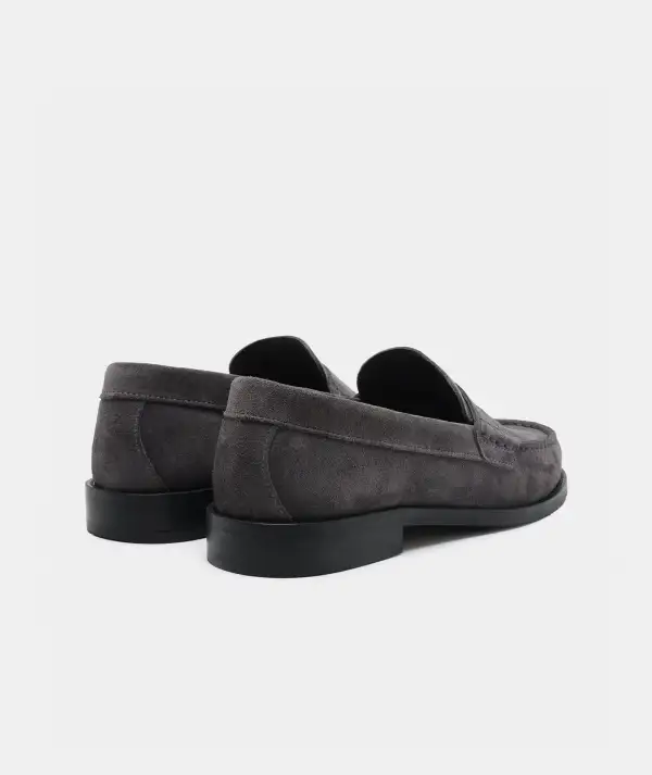 Refined Casual Suede Loafers