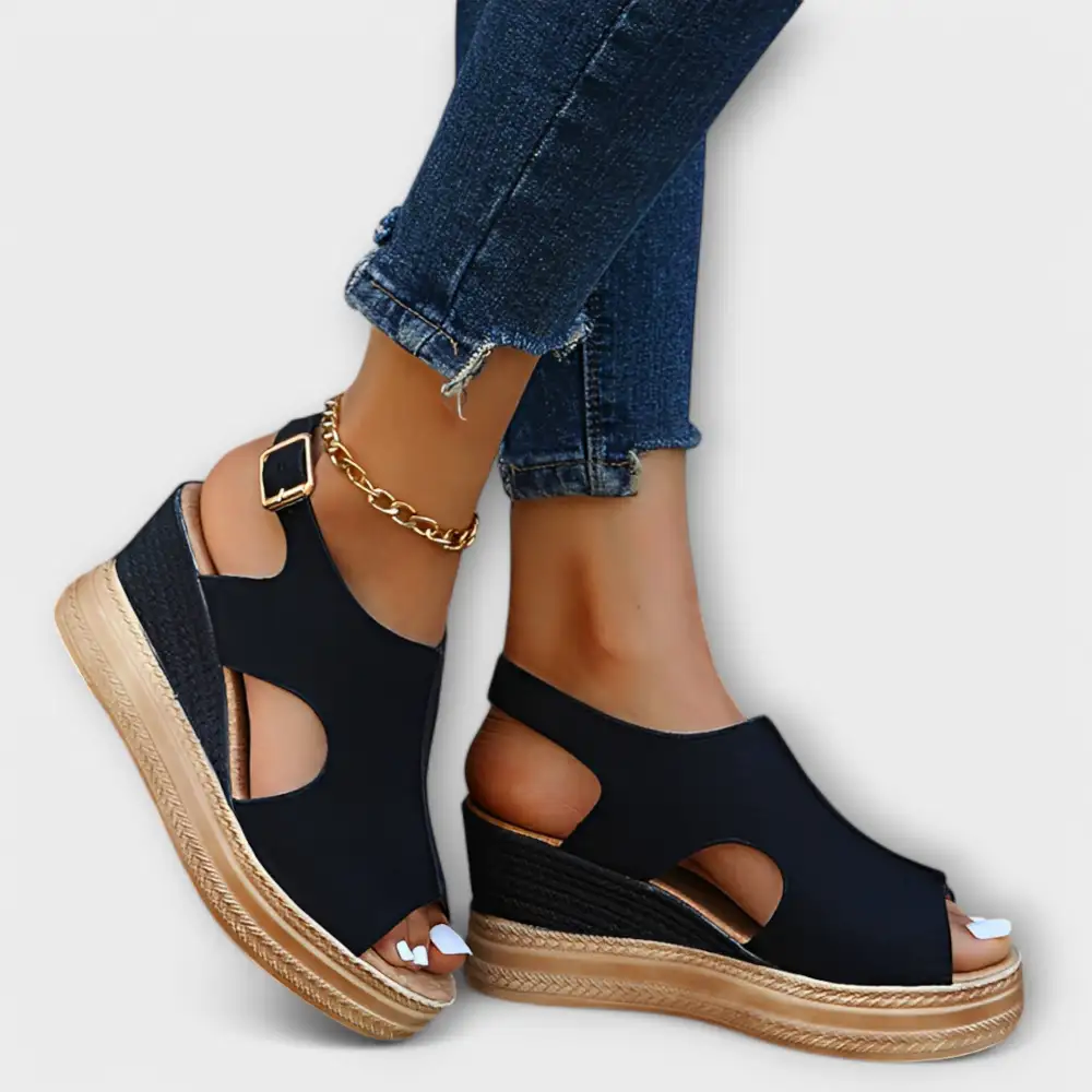 Refined Supportive Everyday Flat Sandals