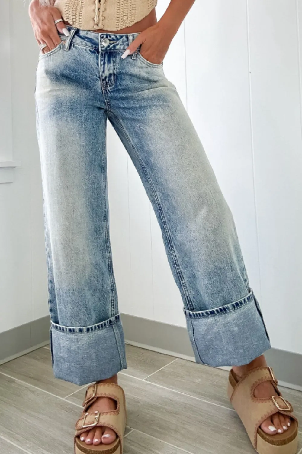 Everyday Wide Leg Pocketed Washed Denim Jeans