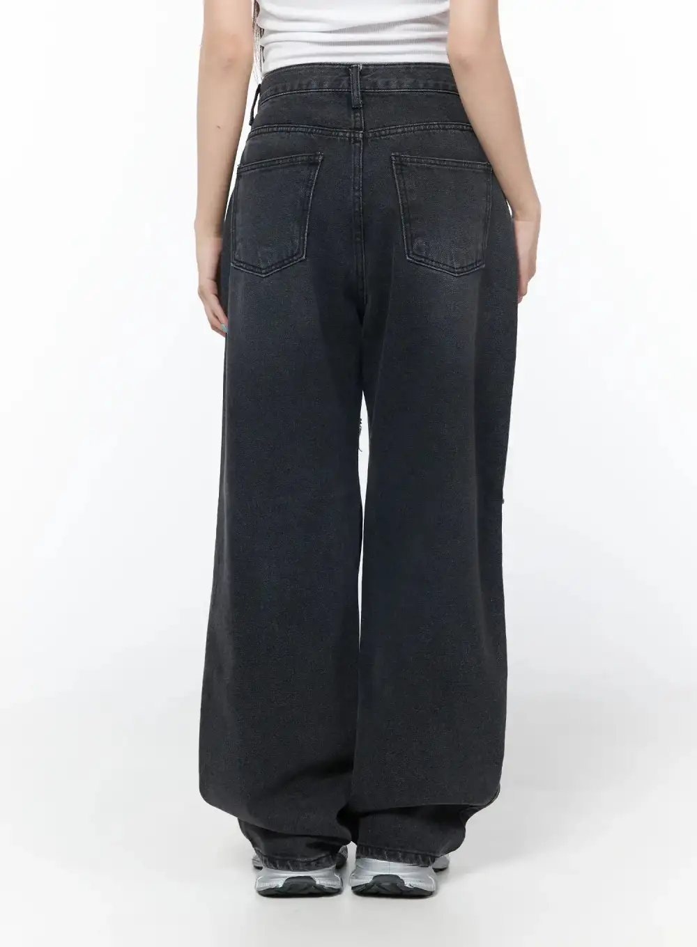 Pocketed Distressed Wide Leg Jeans
