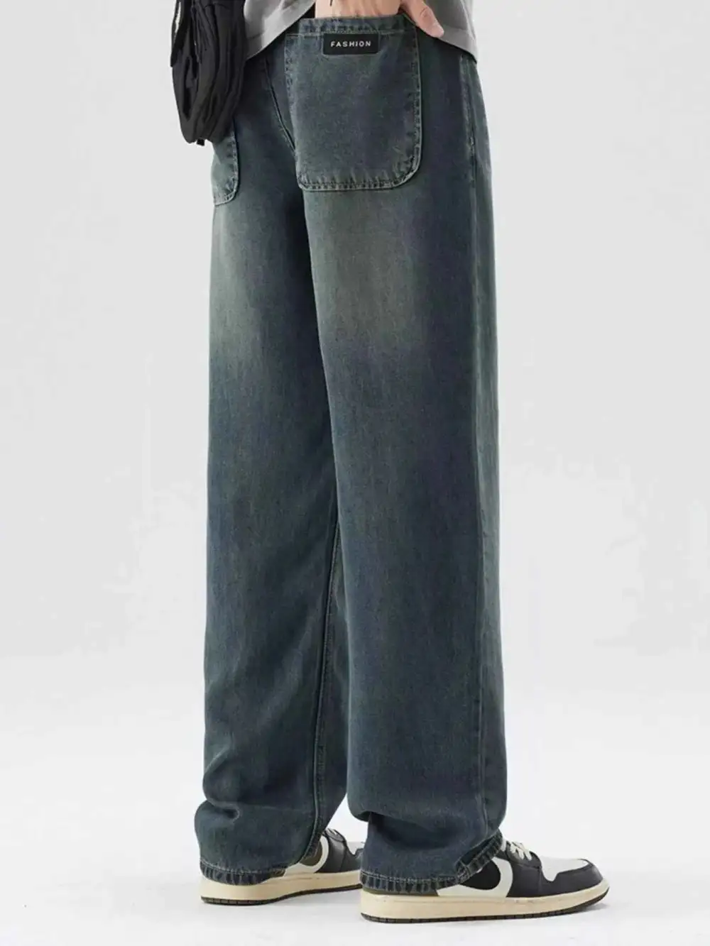 Modern Washed Wide Leg Relaxed Fit Jeans