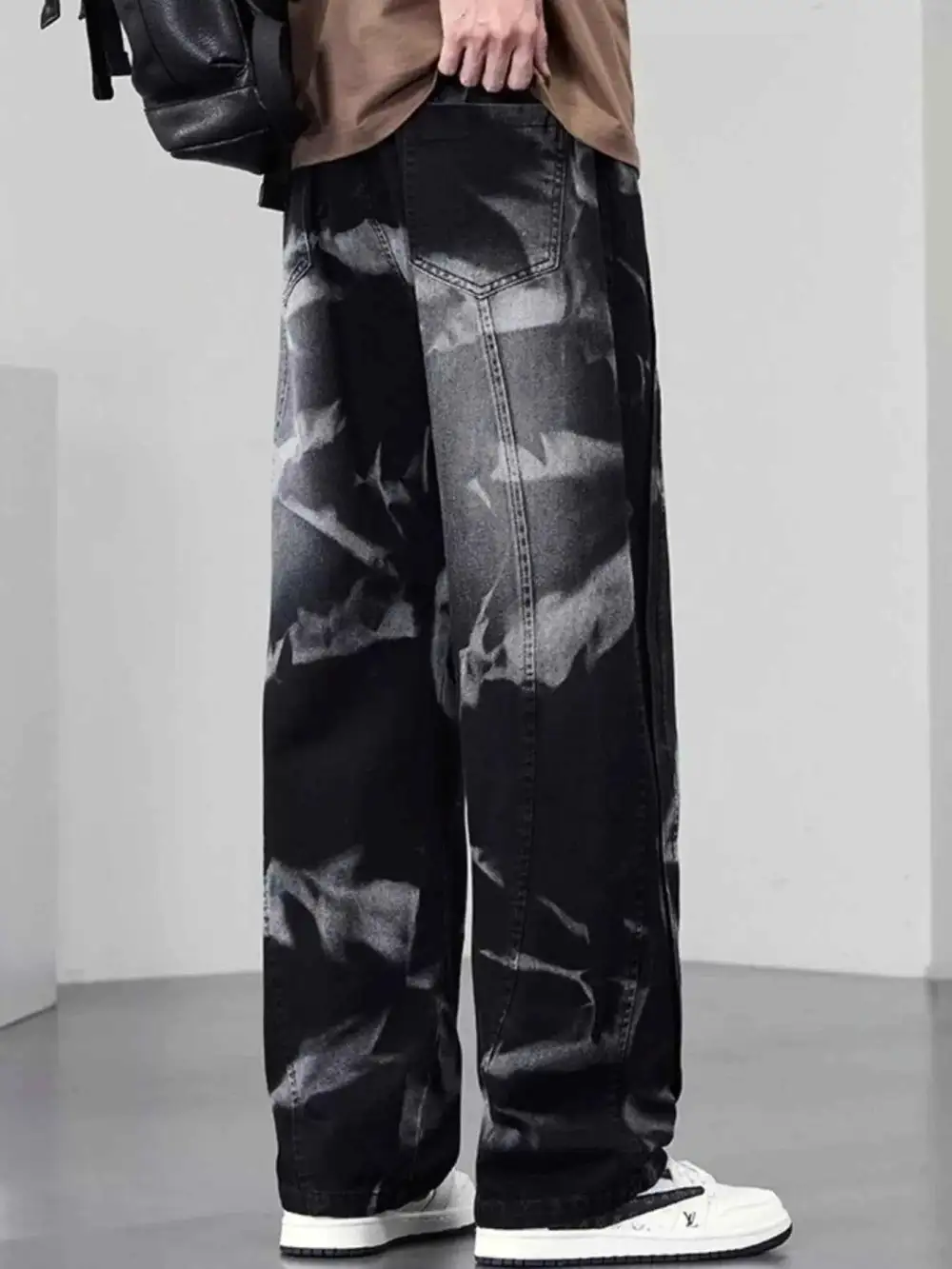 Washed Wide-Leg Jeans