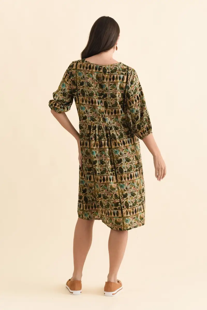 Knee-Length Abstract Cotton Blend Pocket Round-Neck Half-Sleeve A-Line Dress