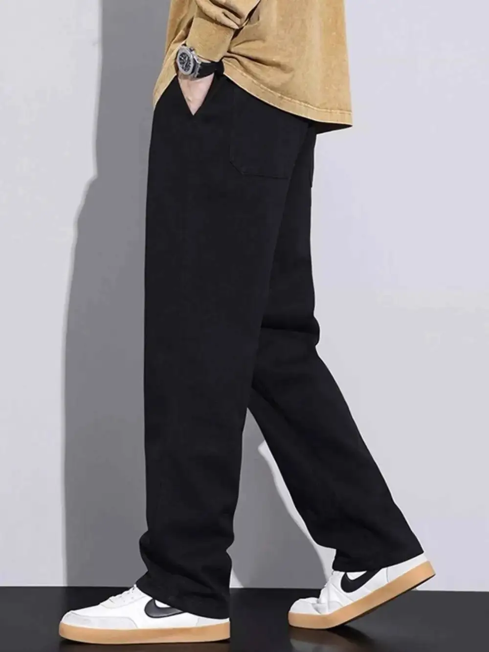 Relaxed Fit Drawstring Jeans