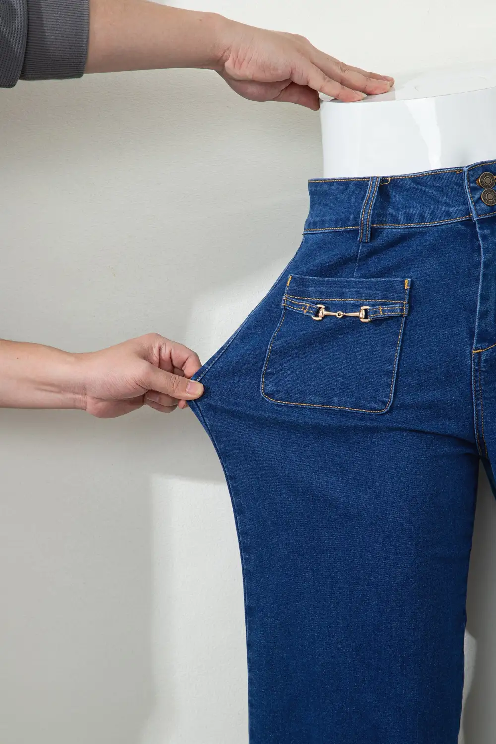 Women's Hardware Decor Patched Pockets Wide Leg Denim Pants