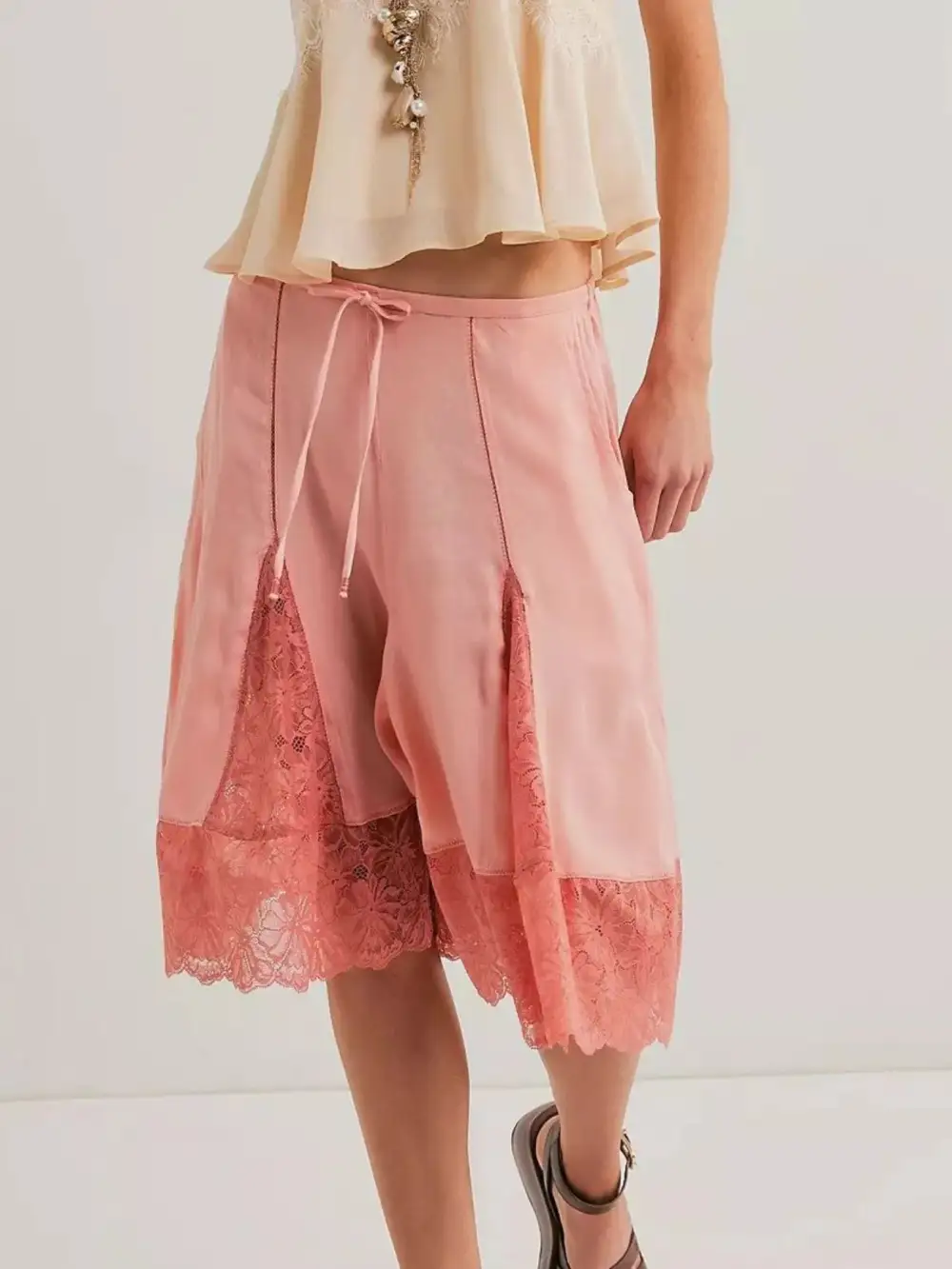 Refined Lace-Trim Casual Shorts