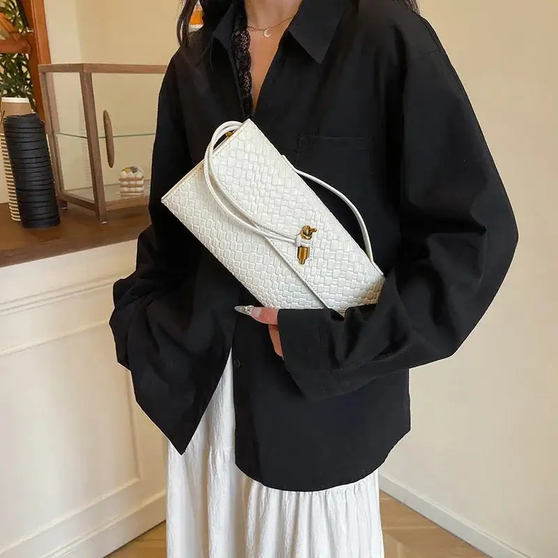 Designer Minimalist: Classic Simple Handbag