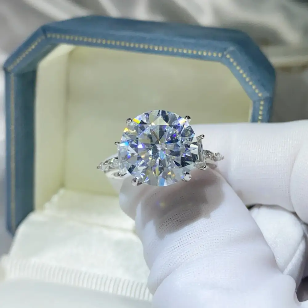 Daily Wear Moissanite Ring
