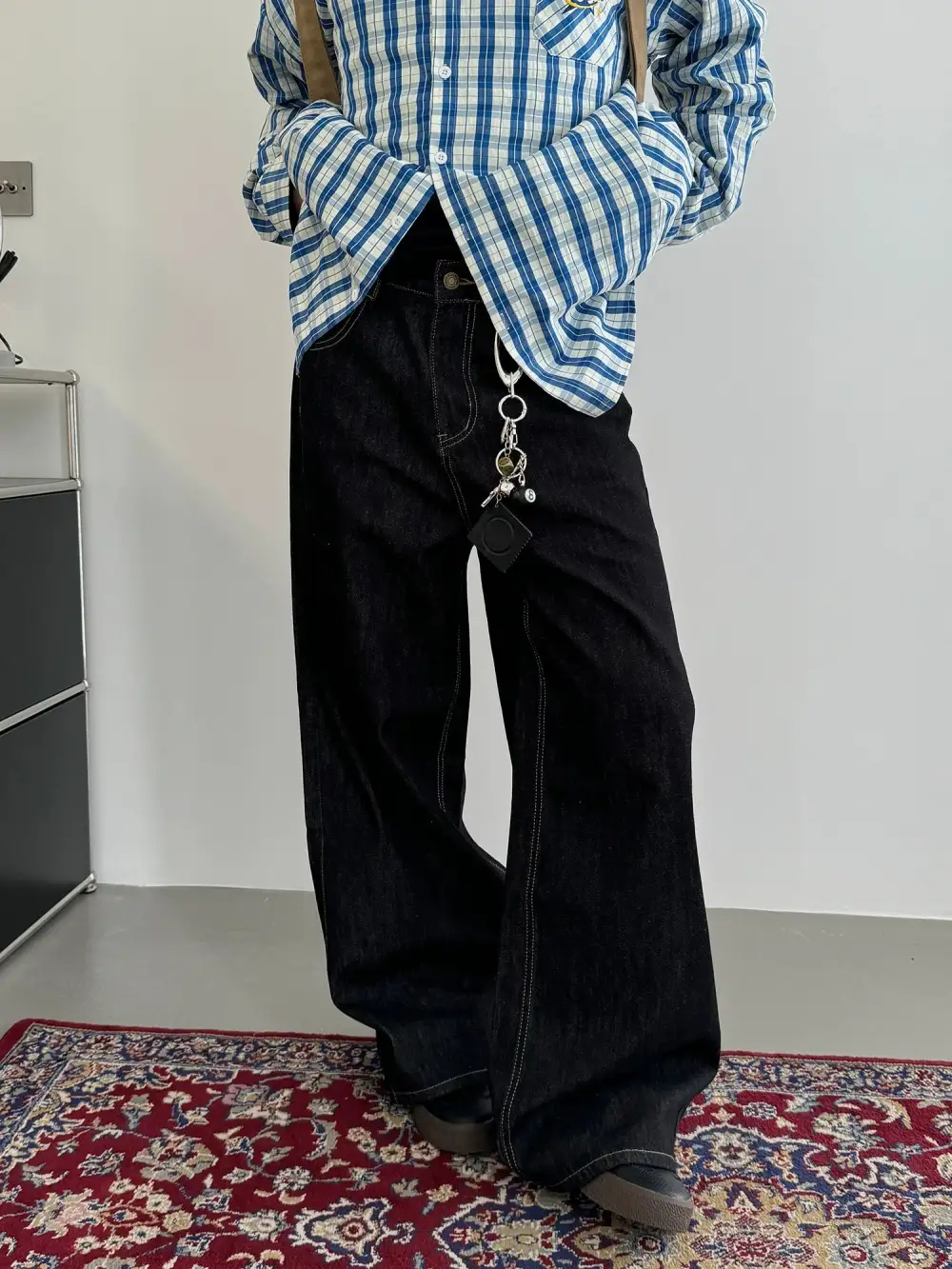 Stitched Wide Fit Jeans