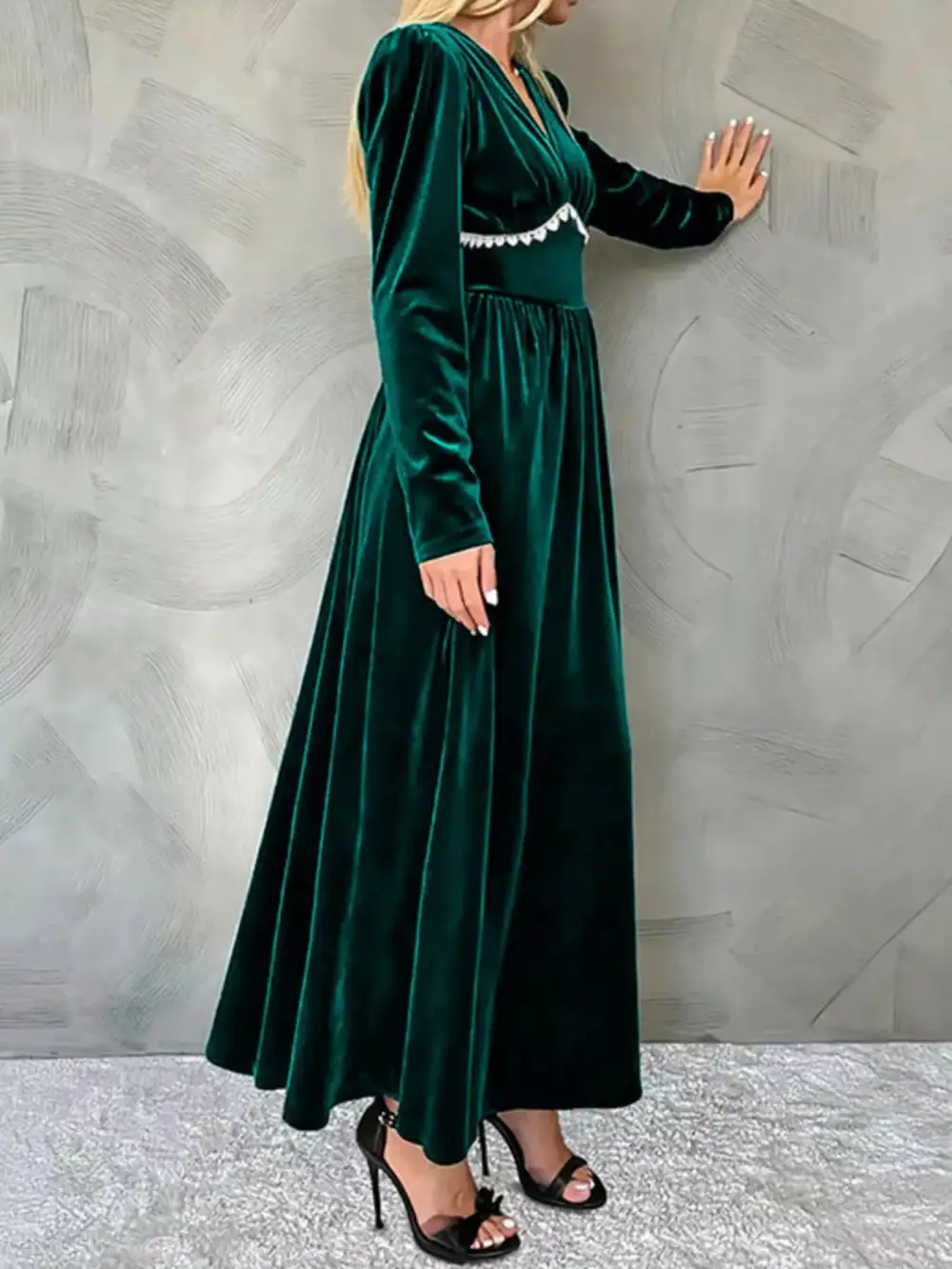 Textured Detail Velvet V Neck Long Sleeve Maxi Dress