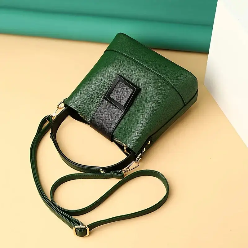 Vibrant Elegance: Emerald Green Pebbled Leather Bucket Bag