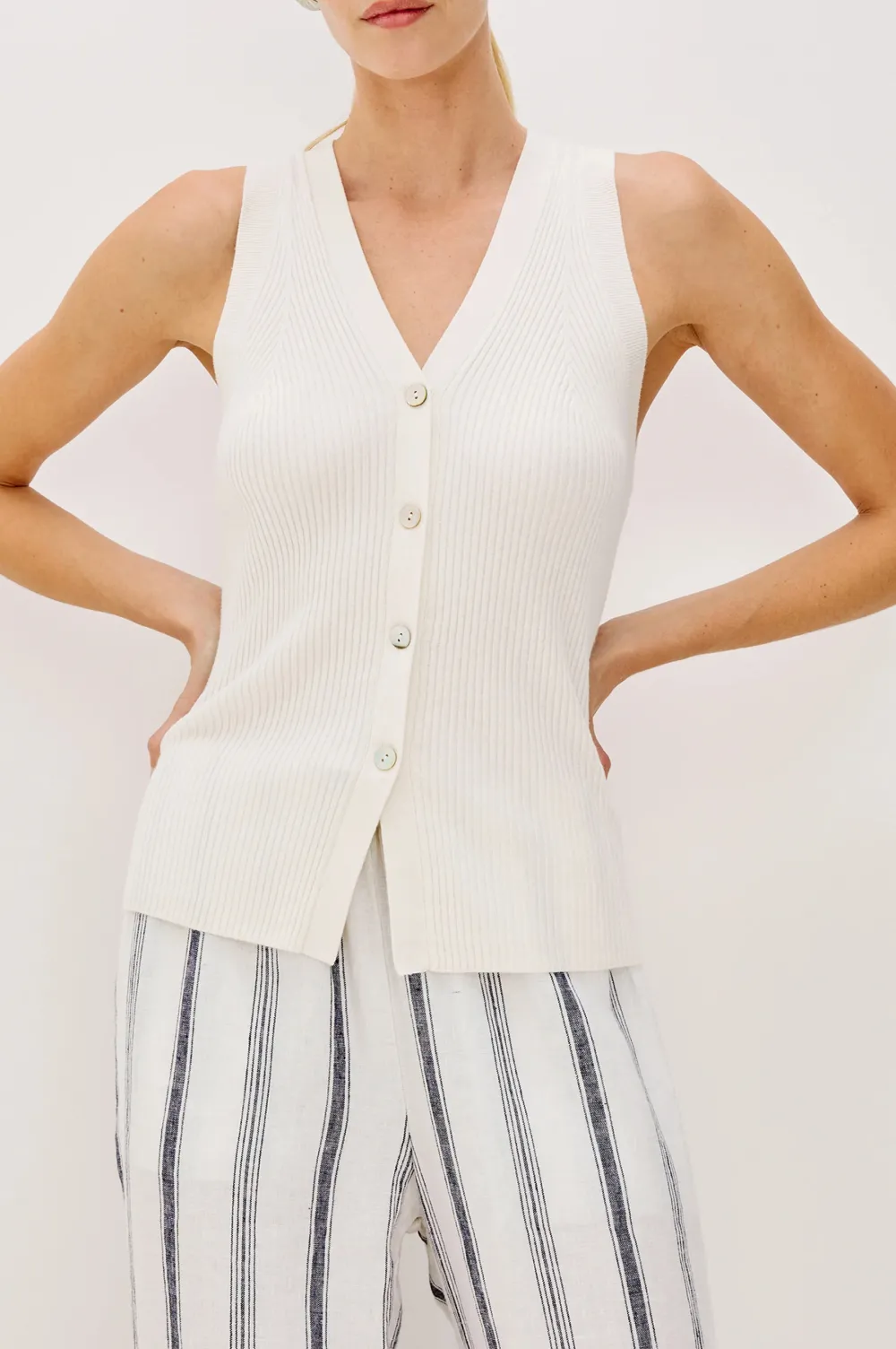 V-Neck Knitted Buttoned Vest