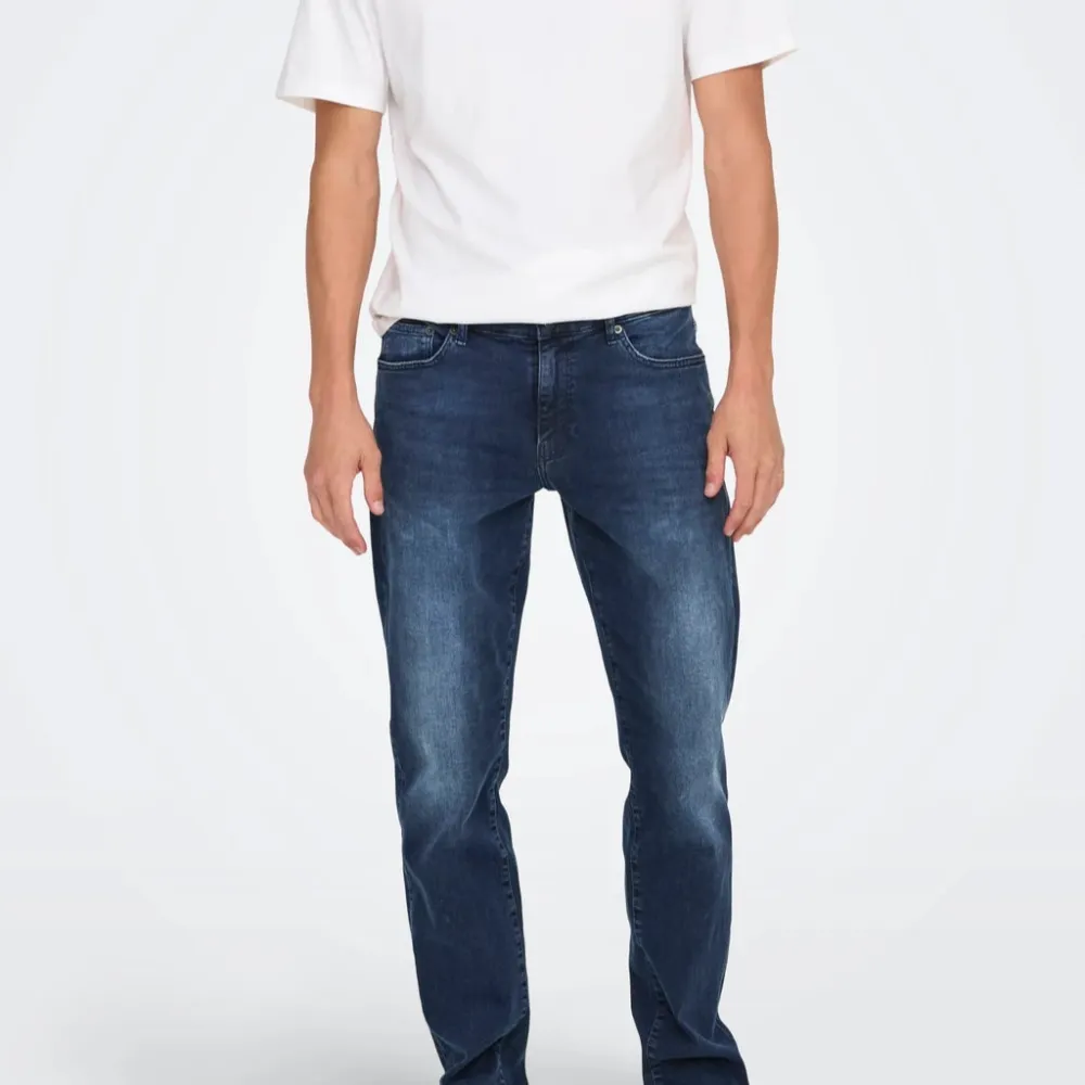 Modern Essential Everyday Classic Jeans