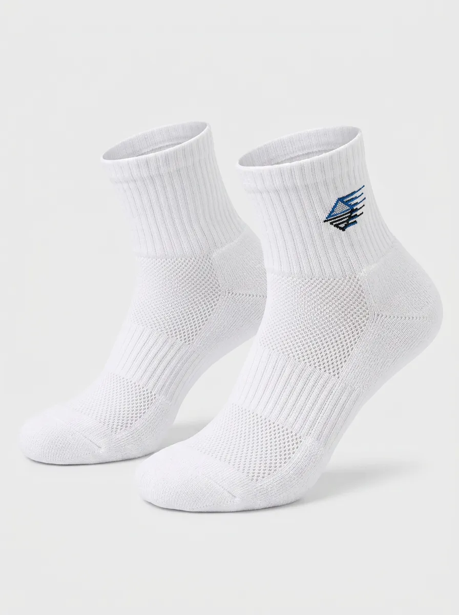 White Scenic Triangle Graphic Sport Ankle Socks
