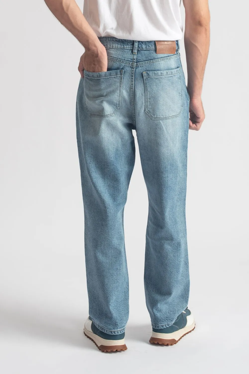 Classic Relaxed-Fit Pleated Jeans