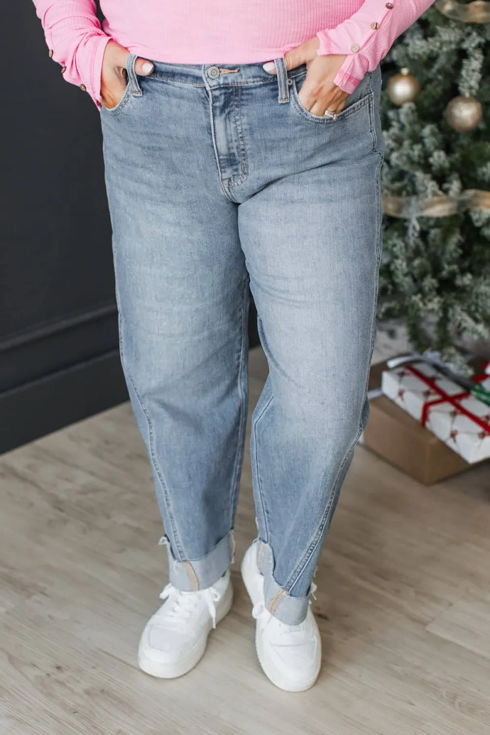 Mid-Rise Cuffed Boyfriend Clean Finish Jeans