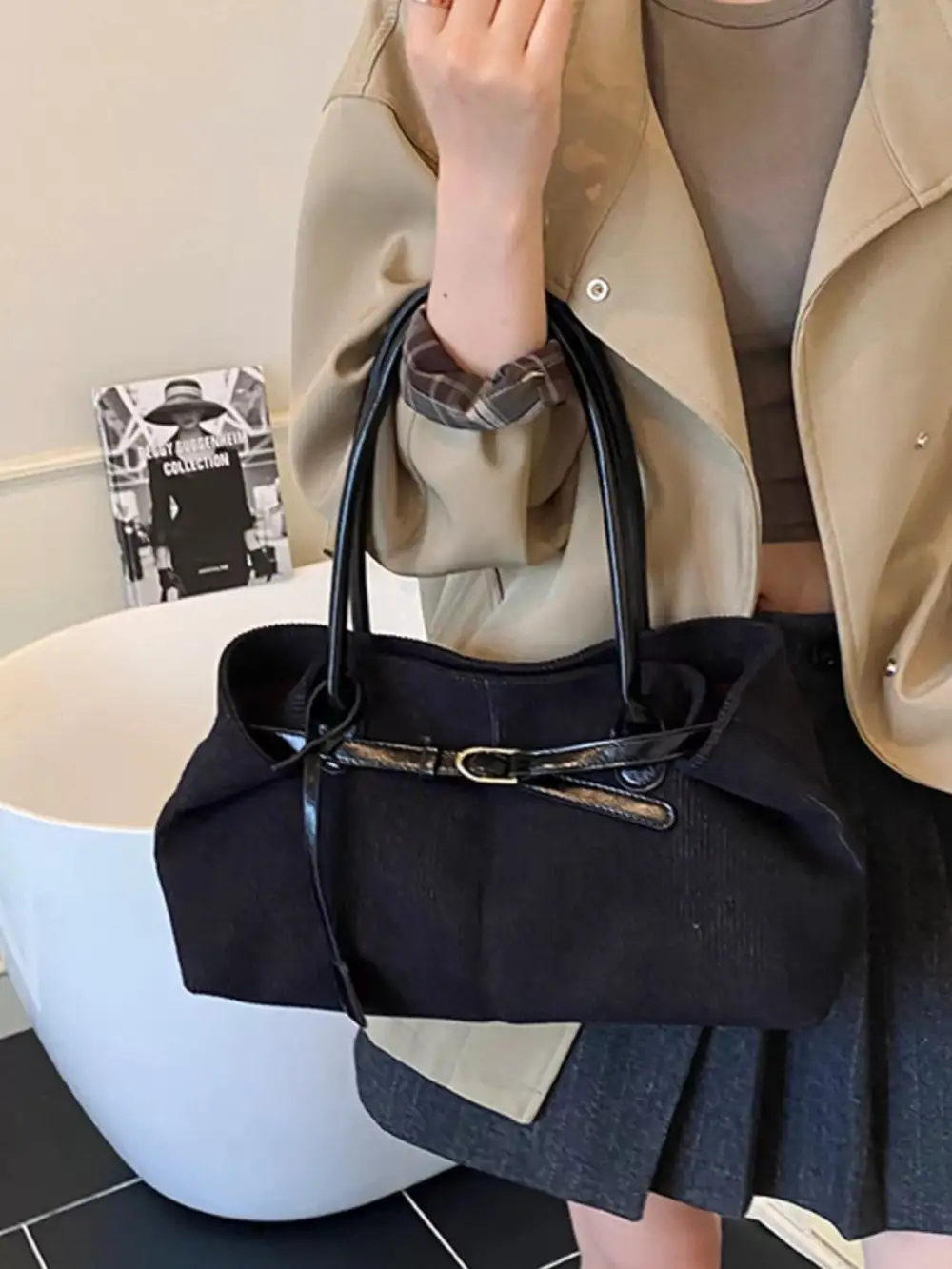 Buckle Detail Shoulder Bag