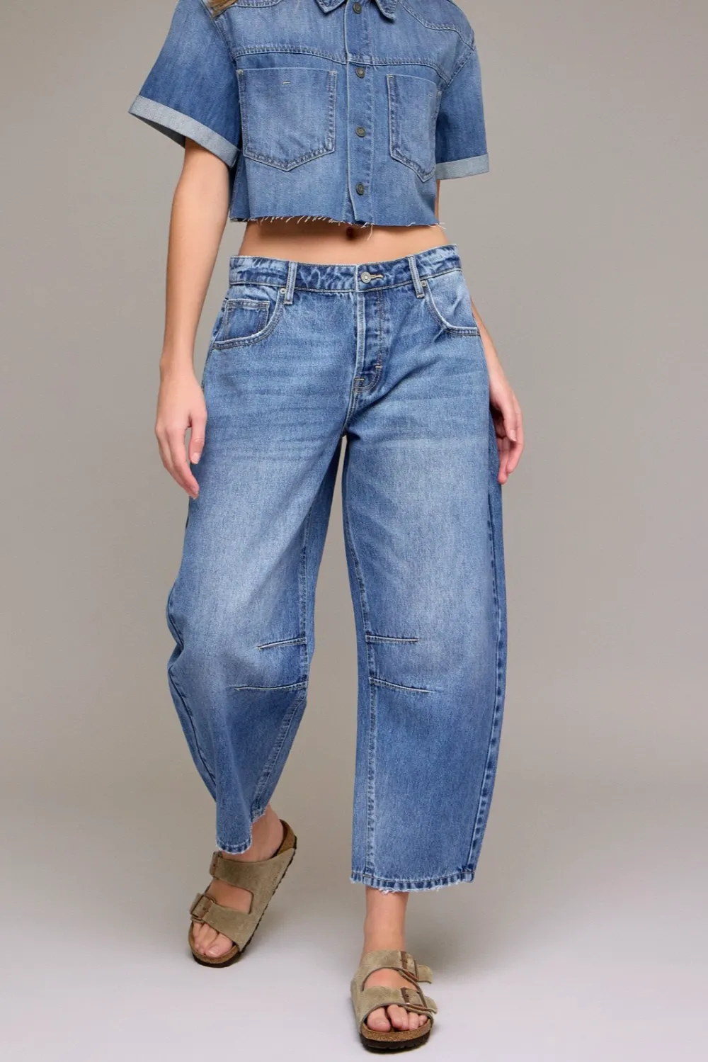 Women's Cropped Barrel-Leg Jeans