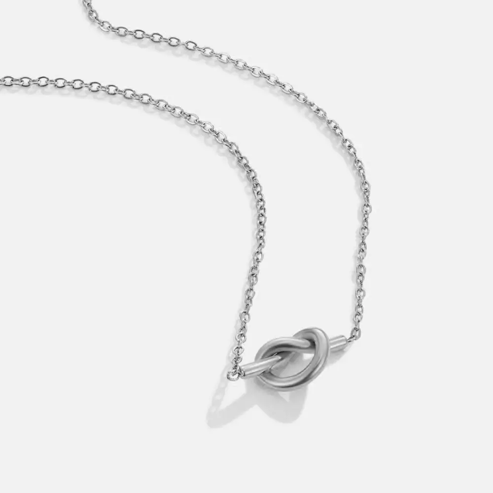 Minimal Star Pendant Necklace