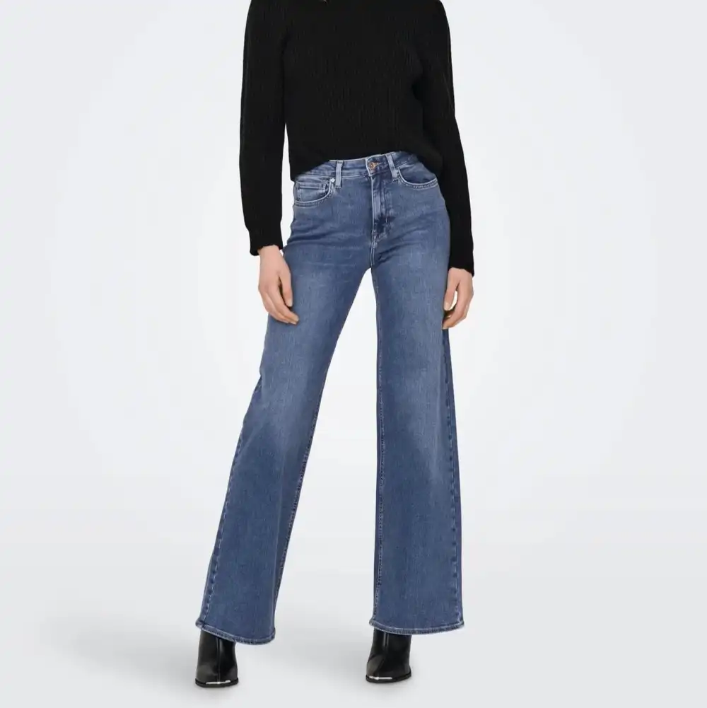 Refined Wide-Leg Ankle-Length High-Waist Women's Jeans
