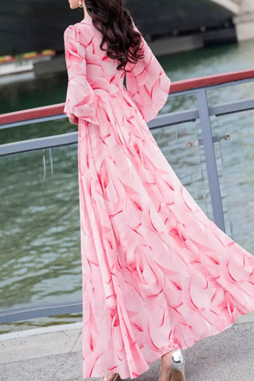 Relaxed Chiffon Swing V Neck Maxi Dress
