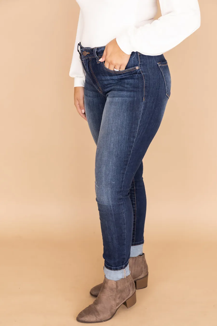 Stylish Dark Wash Skinny Jeans