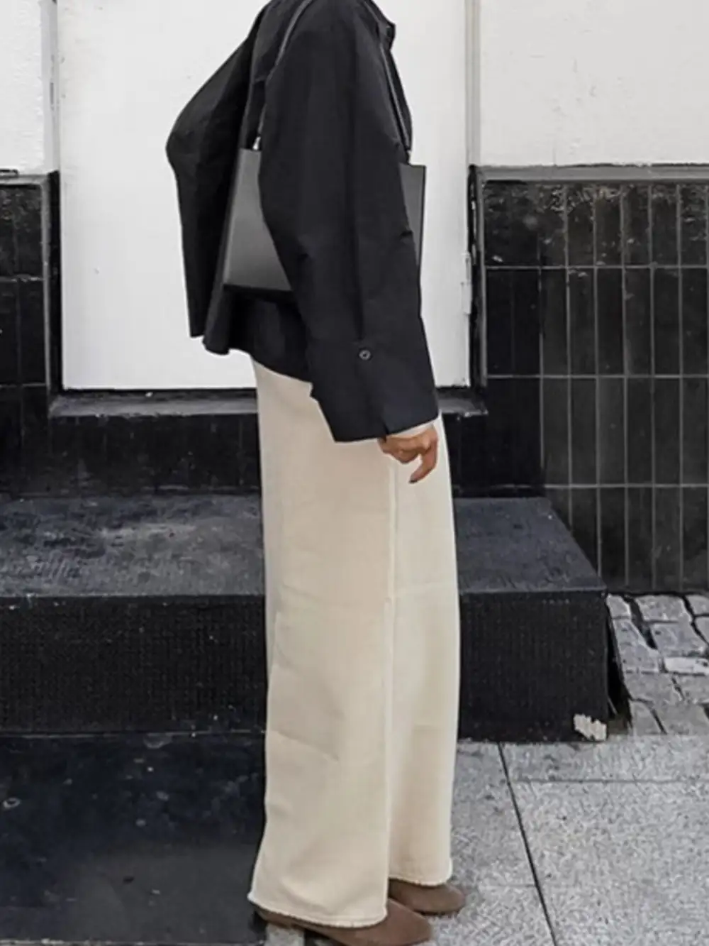 Modern Slit Midi Skirt