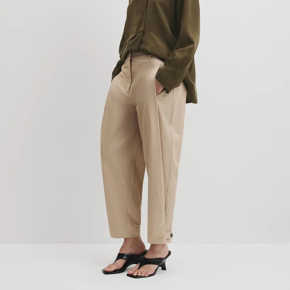 Women's Classic Tapered Pants