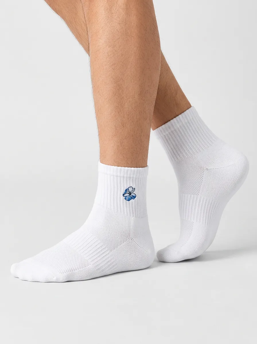 White Outdoor Floral Graphic Fitness Ankle Socks
