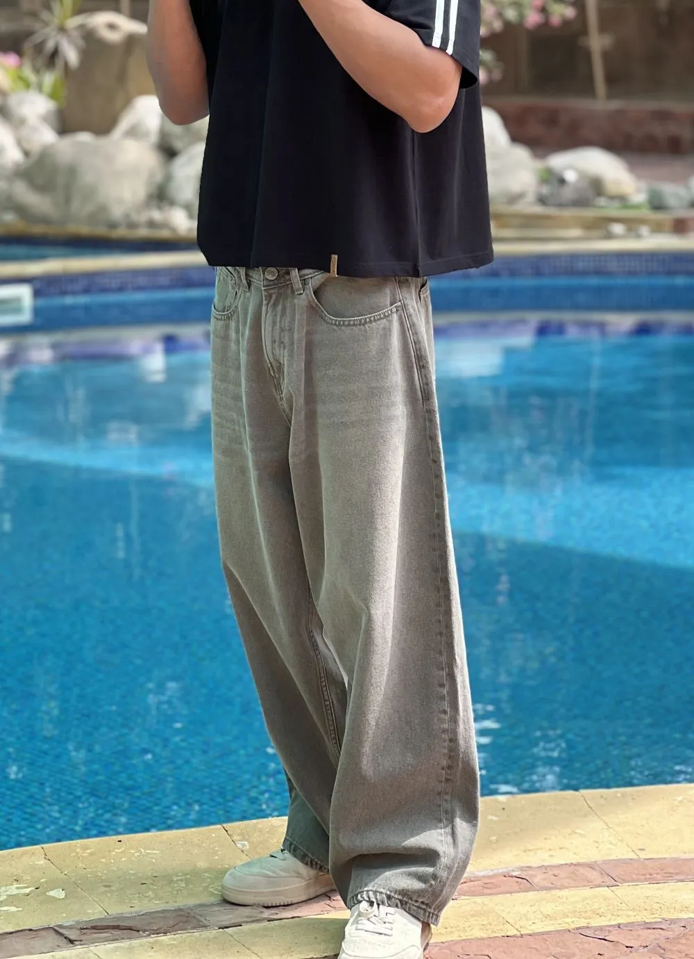Tapered Stretch-Denim Barrel Jeans
