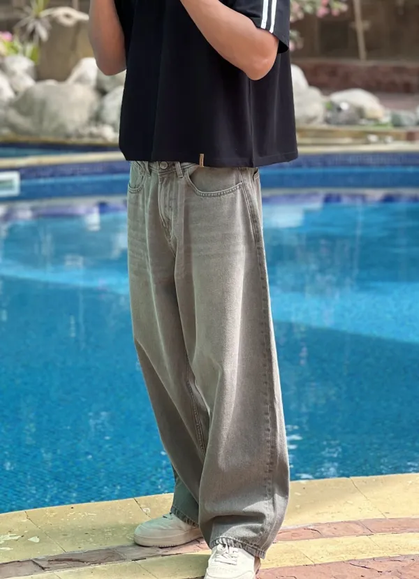 Tapered Stretch-Denim Barrel Jeans