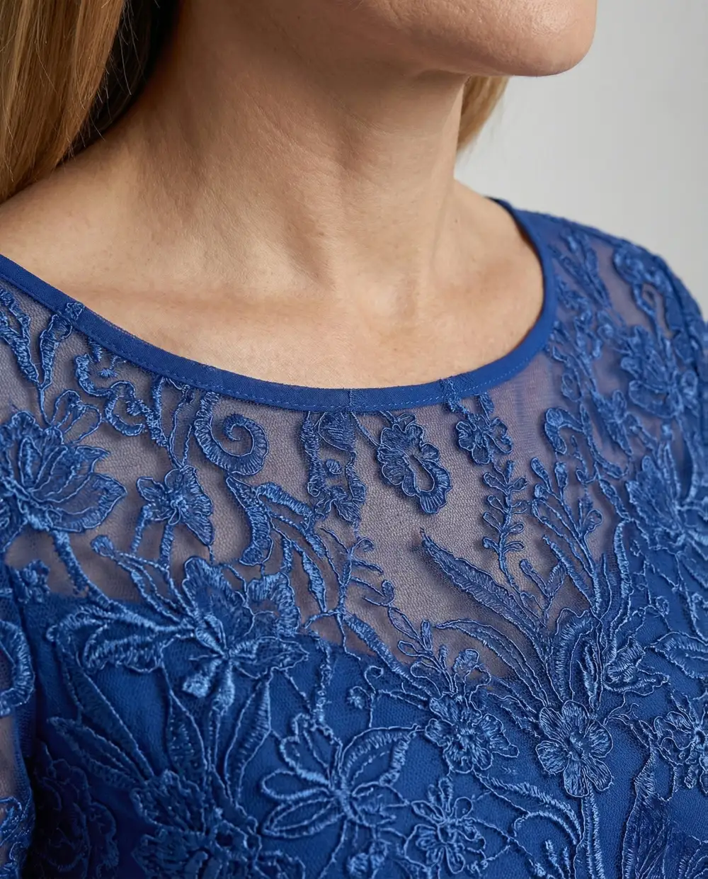 Women's Lace Evening Dress