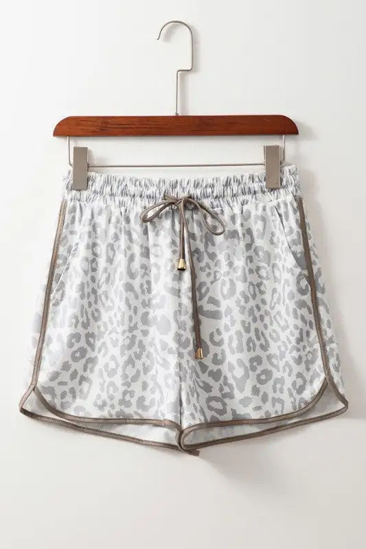 Relaxed Elastic Waist Lace Trim Shorts