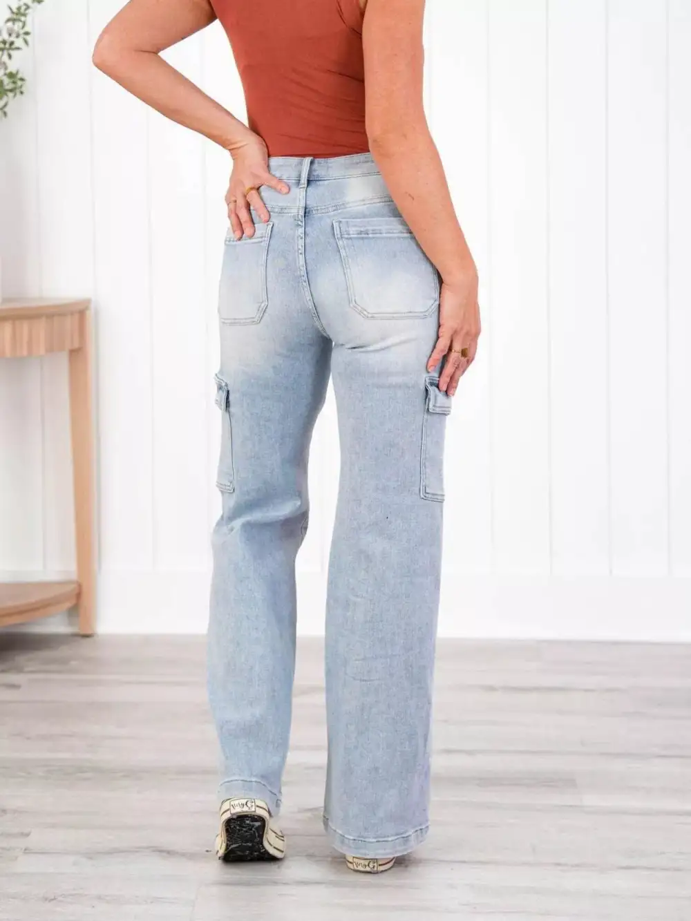 Plus Size Cargo Jeans – Wide Leg Washed Denim