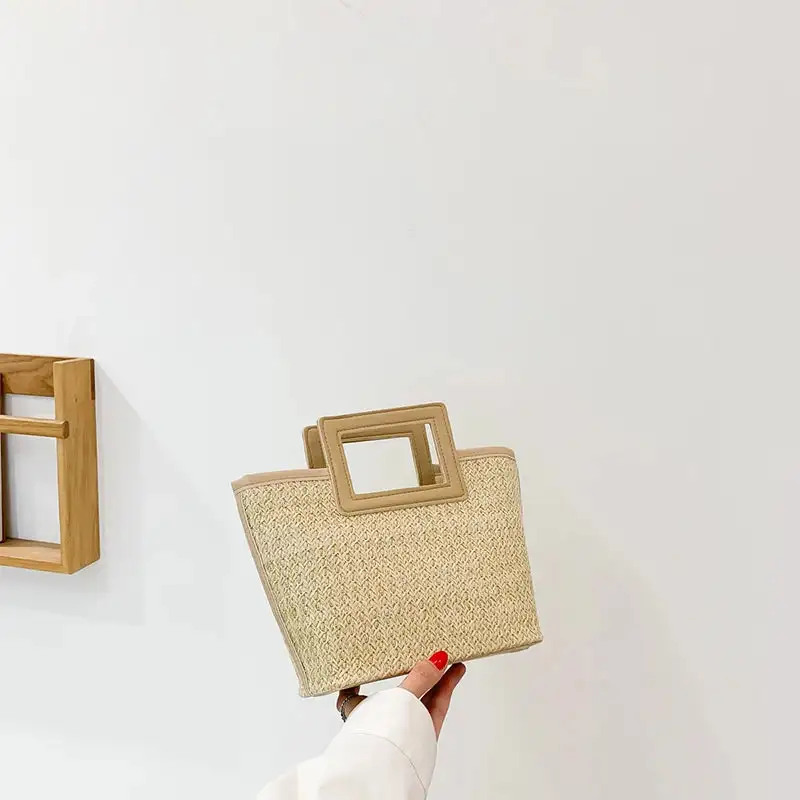 Coastal Essential: Large-Capacity Summer Beach Tote